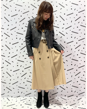 INGNI(イング)のコーディネート 立川ルミネ 158cm<br>プリーツ切り替えになってるスカートは大人な女性を演出してくれるアイテム！！更に、スカーフのついたリブトップスで今年らしいスタイルに仕上げました！