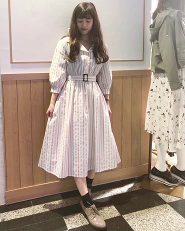 INGNI(イング)のコーディネート 渋谷109 154cm<br>色味がとってもかわいいストライプのOPでウエストにベルトがあるのでめりはりしっかりつきます！