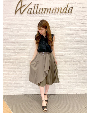 INGNI(イング)のコーディネート ダイバーシティ 165cm<br>こちらのトップスは透け感のある大きめチェック柄で、大人可愛いトップスです。カラーのスカートと合わせると、さらにエレガントな雰囲気になります。