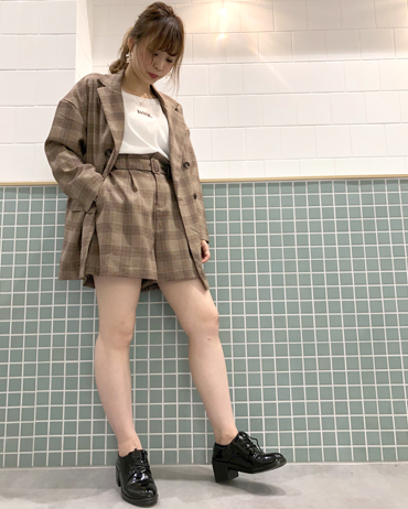 INGNI(イング)のコーディネート 渋谷109 158cm<br>セットアップとしては勿論、ジャケット、パンツで着まわしが楽しめます。
