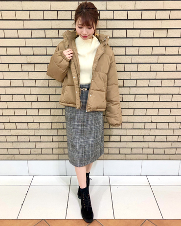 INGNI(イング)のコーディネート 札幌ステラプレイス 164cm<br>軽やかなエコダウンは、今年トレンドの程よいBIGサイズです！抜き襟で着ていただくと、こなれ感がアップします！動きやすく、暖かいスタッフおすすめコーデです！