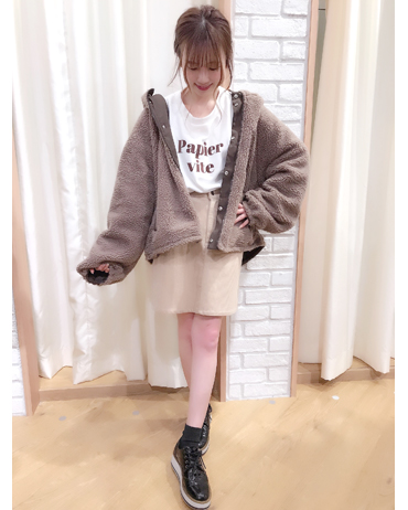 INGNI(イング)のコーディネート ららぽーと沼津 154cm<br>ブルゾンはゆったりとした身頃で、だぼっと感がまた可愛くお召しになれます！リバーシブルなので一枚持っておくと重宝できます！今年らしくベージュ系のワントーンコーデにしました☆