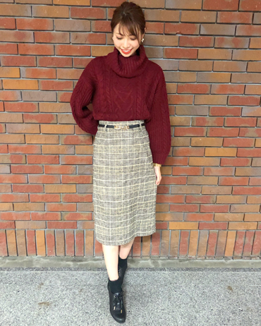 INGNI(イング)のコーディネート 札幌ステラプレイス 164cm<br>大人っぽいナロースカートは、程よい丈感が使いやすいです！スッキリしたシルエットで、デートコーデにもピッタリですよ！