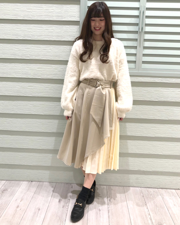 INGNI(イング)のコーディネート 渋谷109 154cm<br>新色のミントグリーンのスカートは白と合わせて大人かわいく！