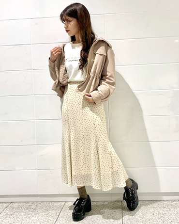 INGNI(イング)のコーディネート 池袋アルパ 165cm<br>こちらのマンパはBackリボンになるマンパでシルエットがとっても素敵なアイテムです。