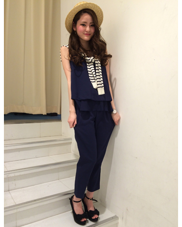 INGNI(イング)のコーディネート SHINSAIBASHI 160cm<br>人気のコンビネゾンコーデはカーデを巻くとさらにシルエットが綺麗になります♡♡♡<br><a href="http://ameblo.jp/ingnishinsaibashi/">★SHINSAIBASHI</a>