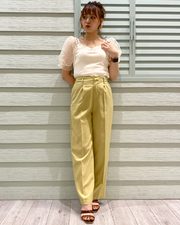INGNI(イング)のコーディネート 渋谷109 158cm<br>お袖のボリュームと透け感がトレンド感満載の1枚です。フロント部分はリブ素材になっているので着心地もいいです。