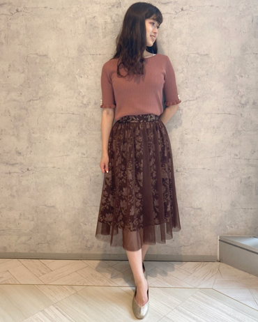 INGNI(イング)のコーディネート 渋谷109 154cm<br>花柄とチュールがかわいいこちらのスカートはモカピンクと合わせて秋コーデに！