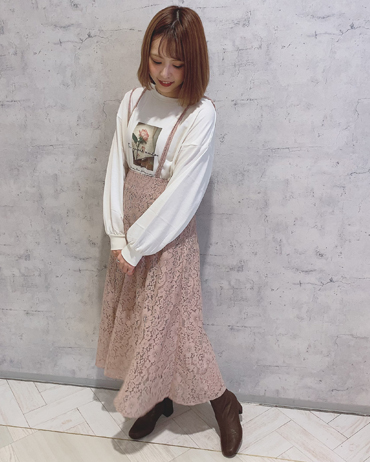 INGNI(イング)のコーディネート 渋谷109 158cm<br>一枚でお洒落さんになれるレーススカートですが、サスペンダー付きなのでインナーで着回しが楽しめます。