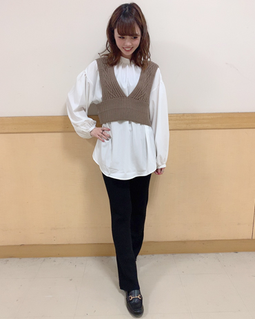 INGNI(イング)のコーディネート イオンモール鈴鹿 160cm<br>大人気のビスチェセットはインナーを変えても着られる万能アイテムです！今回はニットワイドパンツと合わせて大人っぽコーデに。