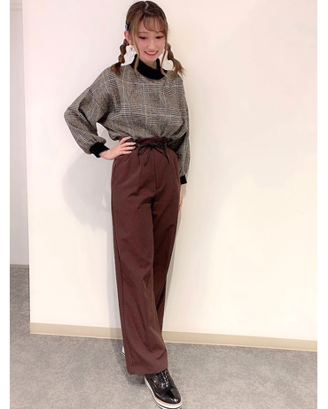 INGNI(イング)のコーディネート ららぽーと沼津 161cm<br>起毛感のあるチェックのプルオーバーでこれからの季節にぴったりです。ブラウンのパンツと合わせ大人可愛く仕上げました！