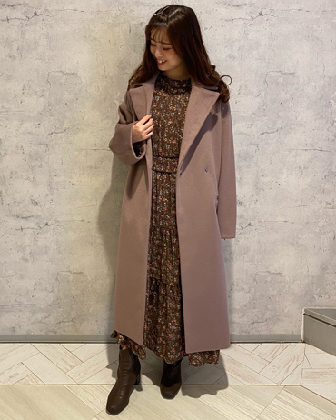 INGNI(イング)のコーディネート 渋谷109 154cm<br>ゆったりめのシルエットがかわいいチェスターコートはワンピースと合わせておしゃれに！