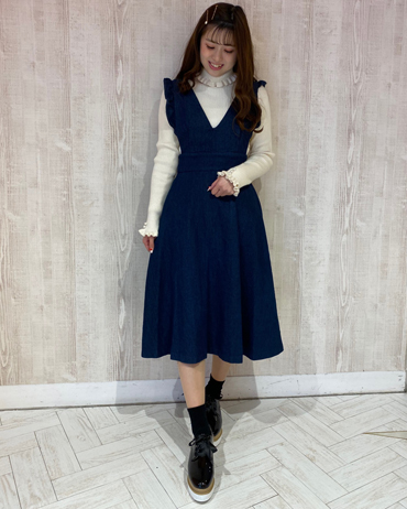 INGNI(イング)のコーディネート 渋谷109 154cm<br>Vフリルがかわいいジャンスカはデニムで春っぽく！