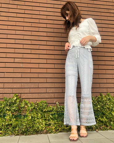 INGNI(イング)のコーディネート イオンモール草津 165cm<br>レースボトムをコーデに取り入れると一気に春感UP☆カジュアルにSHやTシャツで合わせてもおしゃれに決まります♪
