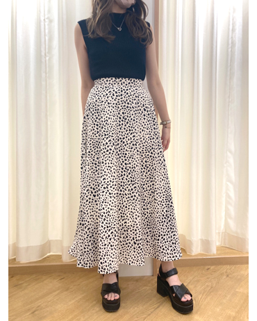 INGNI(イング)のコーディネート アミュプラザくまもと 160cm<br>モノトーンコーデで大人っぽさを演出してくれます。統一感もあり、バックなどの小物でイエローやグリーンなど色物を使っても可愛いです！