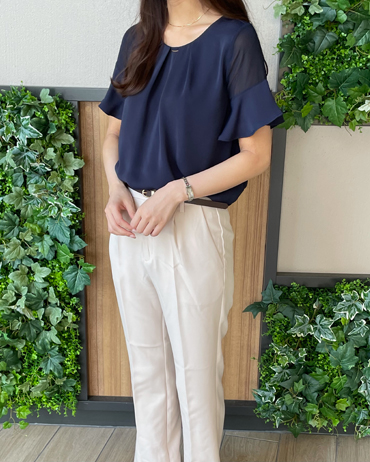 INGNI(イング)のコーディネート エミフルMASAKI 169cm<br>大人気の袖シアートップスはきれい目にはもちろんオフィスカジュアルとしてもお使い頂けるトップスです♪
