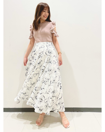 INGNI(イング)のコーディネート 大宮ルミネ 153cm<br>ニット×ロングSKはキレイ目の鉄板コーデ！ピンクのフリルニットがより一層フェミニンさを演出してくれます。