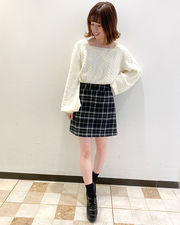 INGNI(イング)のコーディネート 大宮ルミネ 153cm<br>ケーブル編みがかわいいニットはスクエアネックなので首元スッキリとお召し頂けます！