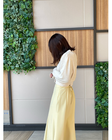 INGNI(イング) 【着用動画あり】BACKレースUPマーメイドスカート／A エミフルMASAKI 169cm<br>去年も大人気だったスカートは一気に春っぽくなるカラーで再登場しました♪シルエットはもちろん、バックスタイルも可愛いのでおすすめです！