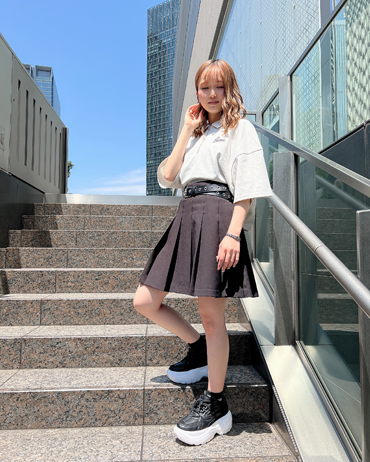 INGNI(イング)のコーディネート 近鉄パッセ 150cm<br>プリーツスカート×ベルトで韓国風コーデにしてみました！サイドスリット付きなので前だけINするとスタイルアップします！