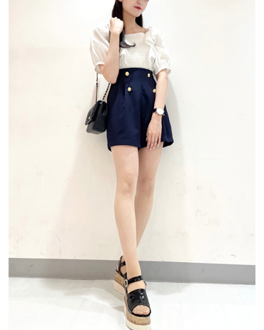 INGNI(イング)のコーディネート 新宿アルタ 159cm<br>キュロットパンツは高見えデザインで着回し抜群アイテム。白のトップスと合わせて夏先取りコーデ。