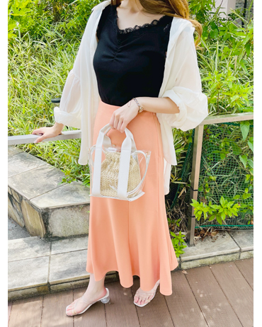 ららぽーと横浜 164cm<br>素材も柔らかく履きやすいストレッチマーメイドスカートと、簡単に羽織れるシアーシャツのラフなコーデ♪オレンジの差し色でオシャレに組んでみました！