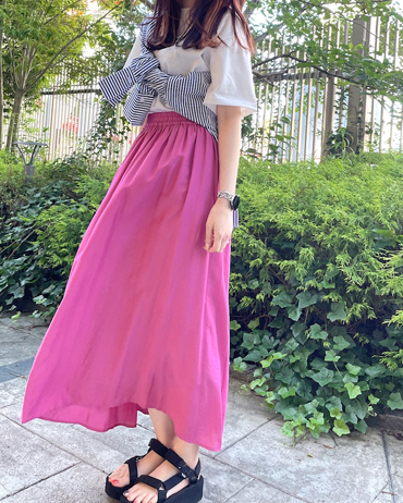 ジャズドリーム長島 160cm<br>ロゴT×スカートでカジュアル好きさんでも着こなせるコーデに。ピンクで可愛らしさもプラス☆