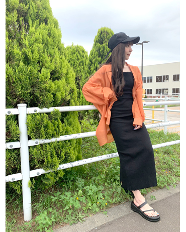 INGNI(イング) 【着用動画あり】シアーBIG／シャツ（ＯＵＴＬＥＴ） MOP札幌北広島 150cm<br>パッと目を引くオレンジのシアーシャツは、いつものコーデにプラスするだけで一気に夏感UP。ラインが気になるお洋服もカバーできる、優秀アイテムです♪