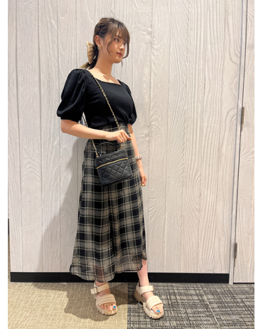 INGNI(イング)のコーディネート イオンモール高崎 163cm<br>骨格ストレート・イエベ秋<br>シアー素材で軽くサラッとしているので、履き心地〇 チェック柄で秋先取りコーデにしました。