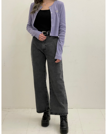 INGNI(イング)のコーディネート イオンモール福岡 159cm<br>骨格ナチュラル・イエベ<br>胸元のロゴがアクセントになっているこちらのカーディガンはショート丈でスタイルアップ効果があります。気温差の激しいこの時期おすすめの羽織アイテムです♪