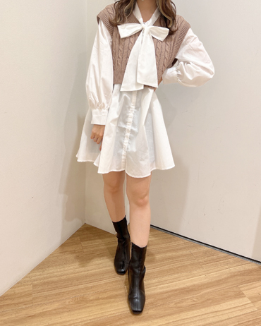 INGNI(イング) Vネックニットベスト＋ボウタイワンピースセット（ＯＵＴＬＥＴ） イーアスつくば 154cm<br>骨格ウェーブ・イエベ<br>別々でも着こなせるセットワンピース♪ベストはシャツやTシャツのレイヤードでも楽しめます。