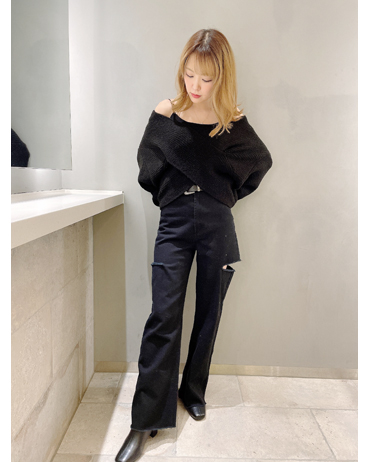 渋谷109 161cm<br><br>これ、オフショルっぽくも着れるから、私はめっちゃカジュアルで着たよ♪大好きな全身ブラックコーデ！