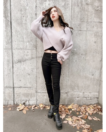 INGNI(イング)のコーディネート イオンモール発寒 164cm<br>骨格ウェーブ・イエベ秋<br>昨年大人気だったカシュクールニットがもちもち生地VERで登場！カジュアルでも綺麗めでも、コーディネートによって幅広く着こなせるので重宝します♪