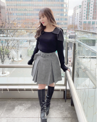 INGNI(イング)のコーディネート アミュエスト博多 150cm<br>骨格ストレート・イエベ<br>肩リボンの存在感がとっても可愛い一枚です。おおきなリボンなのでバックスタイルからもリボンがしっかりと見えるデザインとなっております。