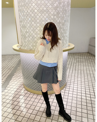INGNI(イング)のコーディネート 渋谷109 160cm<br><br>秋に人気だったシャツドッキングニットが新色追加されて新登場！アイボリーが可愛くて韓国風コーデで着てみたよ♪