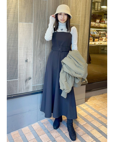 INGNI(イング) 胸刺しゅうロゴカットタートルトップス EST 161cm<br><br>夏も大人気だったキャミワンピが再登場！スカートの形がマーメイド型からフレア型となり、体型カバーも◎(マーメイド型に比べてウエストマークが上にあるのでやぼったくならない嬉しさ♪)