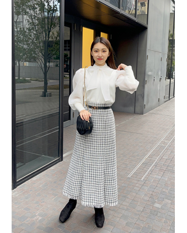 EST 161cm<br>骨格ストレート・イエベ<br>新しいSS商品だけでコーデを組んでみました♪トップスとスカートが白メインの時小物は黒で締める！が私の鉄板です(イエベでも白が似合いやすくなる)