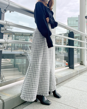 ピオレ姫路 150cm<br>骨格ウェーブ・イエベ秋<br>ハイウエストでスタイルアップ効果抜群の裾フリンジスカートがついに入荷！バックウエストゴムでトップスインもしやすく履き心地がとても良いです！