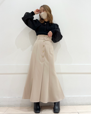 ピオレ姫路 150cm<br>骨格ウェーブ・イエベ秋<br>デコルテオープンのデザインがヘルシーな肌見せと袖異素材の程よい透け感が可愛いトレンド感満載です！ハイウエストのマーメイドスカートと合わせて大人レディなスタイルに◎