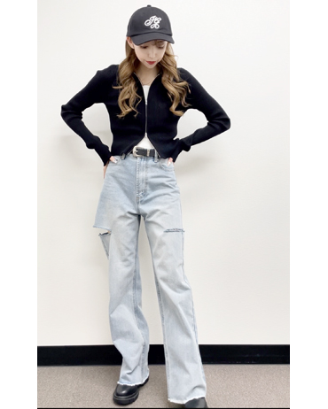 天神ソラリア 159cm<br>骨格ナチュラル・イエベ<br>店頭でも大人気のジップ付カーデは韓国系がお好きな方にはぜひゲットして頂きたい1枚です♪
