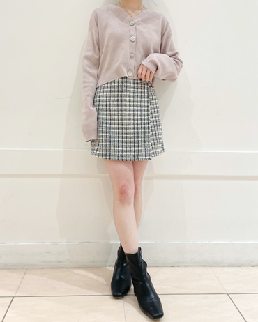 ピオレ姫路 150cm<br>骨格ウェーブ・イエベ秋<br>ボタンがそれぞれ違うデザインになっていてワンピースなどの羽織として着ても可愛いです！コンパクトな丈感なので様々なボトムに合わせやすく低身長の方オススメアイテムです！