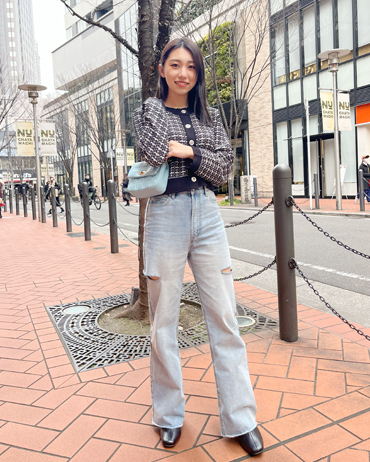 EST 161cm<br>骨格ストレート・イエベ<br>キレイめツイード×カジュアルデニムのコーデは最強でした！人気のカーディガンでコーデを組んでみました♪もちろんマーメイドスカートなどでお姉さんコーデにするのも◎