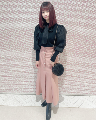 渋谷109 167cm<br>骨格ウェーブ・ブルべ夏<br>クロ×ピンクの組み合わせが大好きだからお気に入り♪