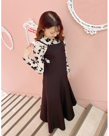 渋谷109 161cm<br>骨格ナチュラル<br>サイドカットでウエストチラ見せがカワイイ！モノトーンコーデにしました♪
