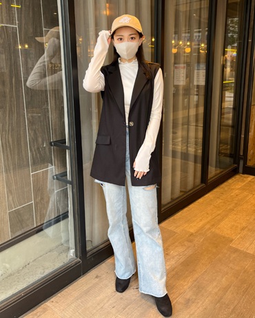 INGNI(イング) ハイネックメロウカットトップス EST 161cm<br>骨格ストレート・イエベ<br>久しぶりにザ・カジュアルなお洋服♪クロのかっこいいジレもメロウのインナーやベージュカラーの組み合わせで柔らかい印象になりますね！