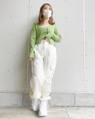 ピオレ姫路 150cm<br>骨格ウェーブ・イエベ秋<br>大人気のカーゴパンツにナイロン素材が登場しました！裾のドローコードで好みのシルエットできてウエストも絞れるのでウエスト調整しやすいです！コンパクトなトップスと合わせるのがオススメ◎