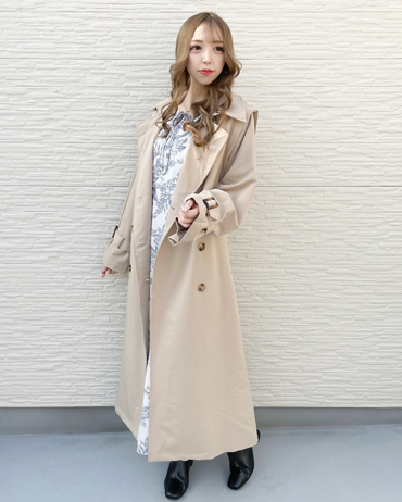 天神ソラリア 159cm<br>骨格ナチュラル・イエベ<br>長さのしっかりあるトレンチコートはお出かけにも通勤にも使えるおすすめの春アウターです♪袖を取り外してジレにもなる為ロングシーズンで使って頂けます。