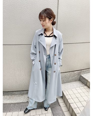 渋谷109 161cm<br>骨格ナチュラル<br>個人的にドストライクな色味のトレンチコート！袖が外せてジレとしても使えるから気温に合わせて楽しめちゃう?♪新作のホルターN付スクエアNニットと合わせてトレンドスタイルに♪