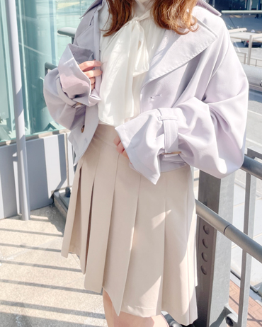 INGNI(イング) 袖フリルラメシアーブラウス ピオレ姫路 150cm<br>骨格ウェーブ・イエベ秋<br>ショート丈なのでどんなボトムに合わせてもバランスがとりやすく脚長効果も◎低身長の方にもオススメです！袖口のベルトを締めてベルスリーブのようなシルエットにもできて調節可能なのも嬉しいポイントです！