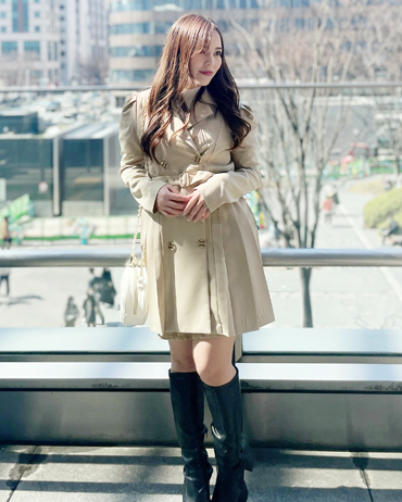 アミュエスト博多 150cm<br>骨格ストレート・イエベ<br>トレンチワンピースの上品さにサイドのプリーツでレトロガーリーな印象のコーディネートになります。